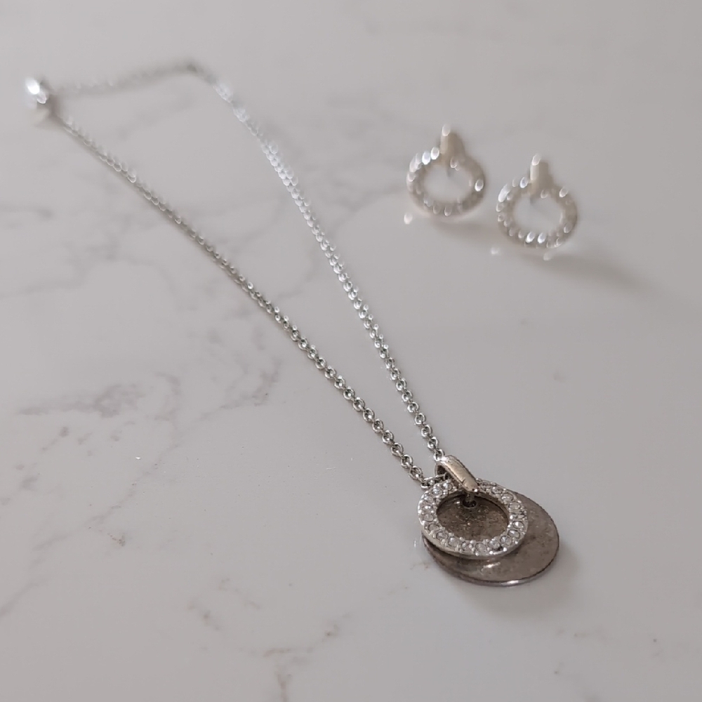 Elegant Silver Necklace and Earring Set